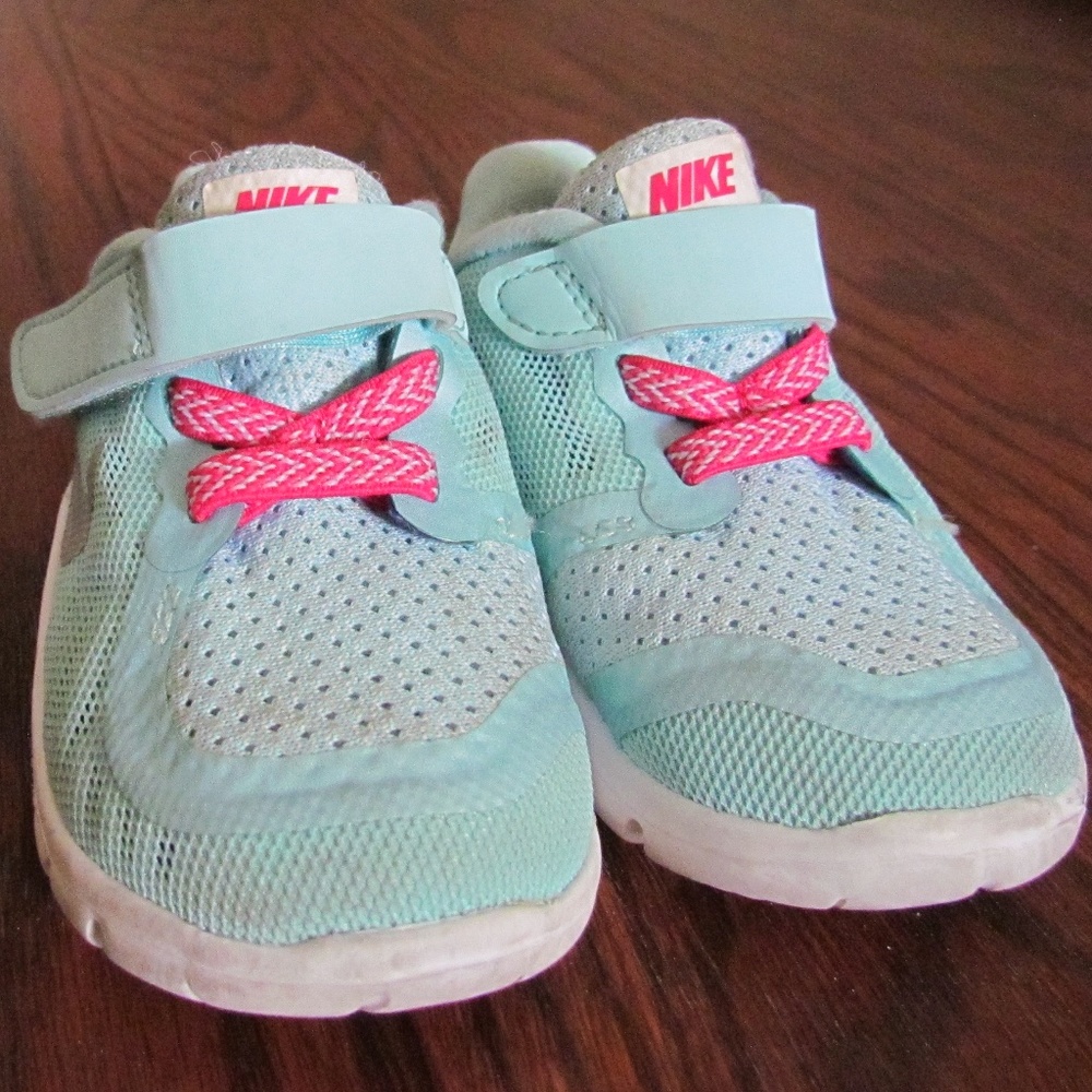 Nike Toddler Baby Girl (Size 4.5)
